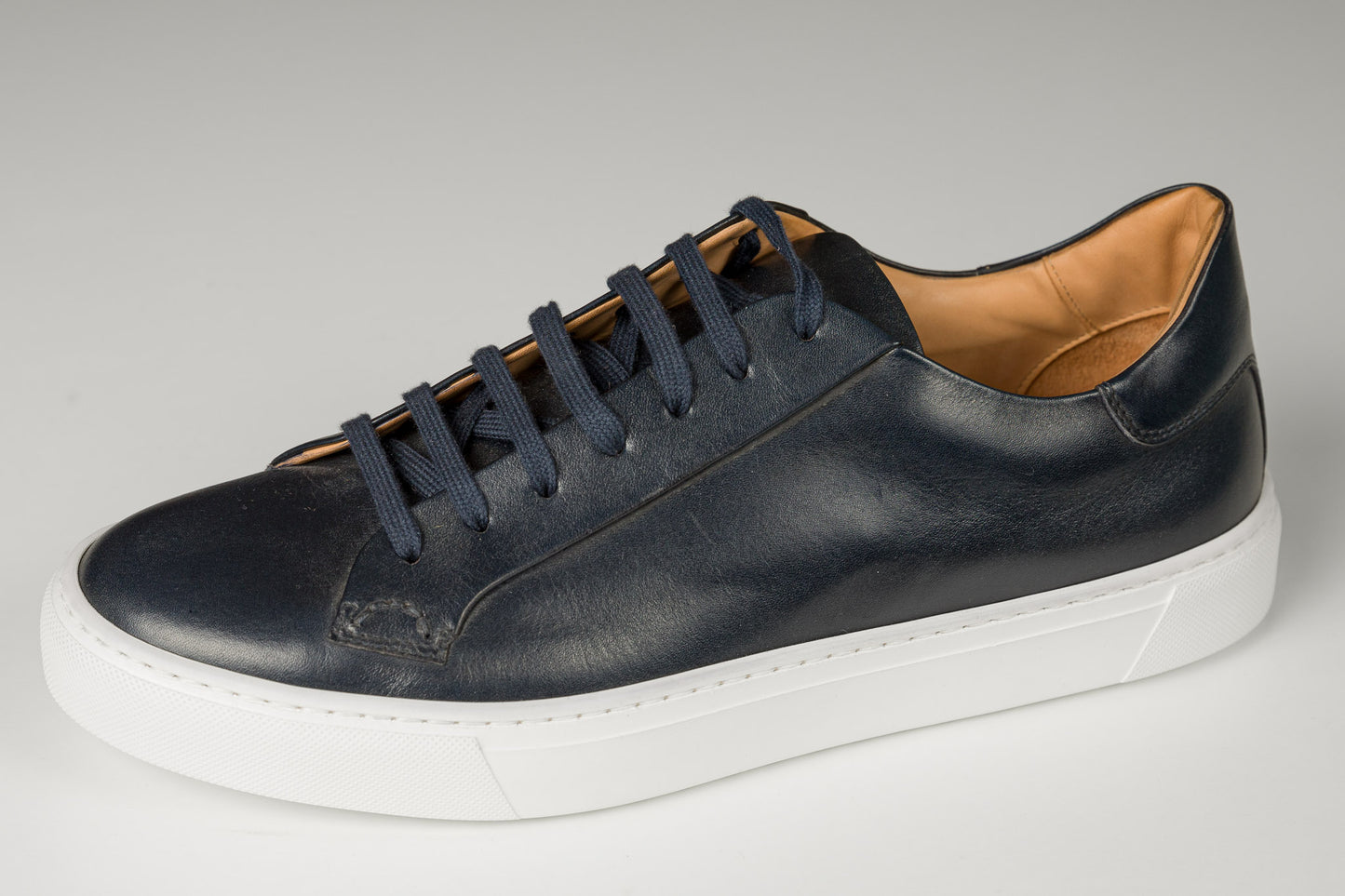 07 | Sneakers | D. Blue/White