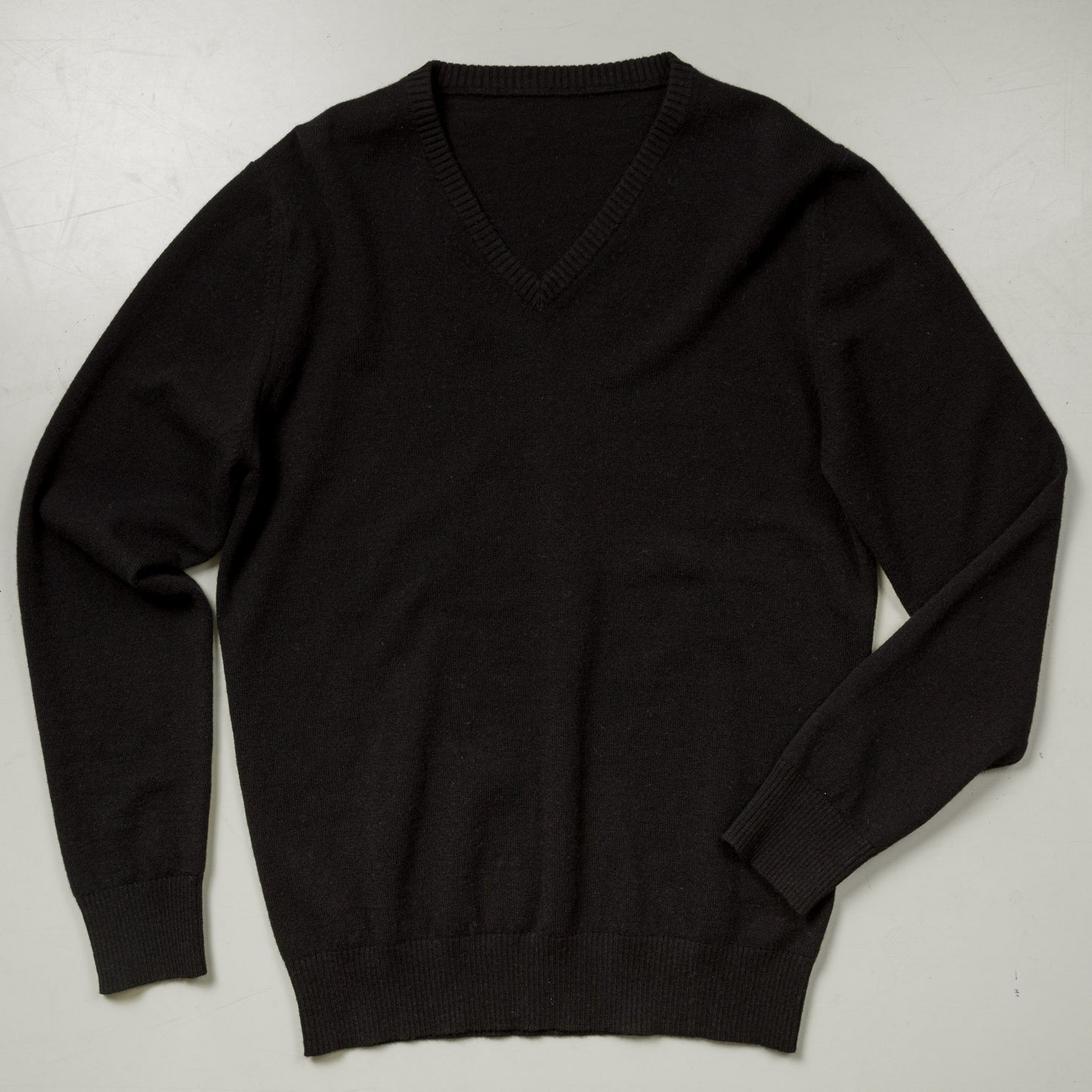 Knit B05 | Black | 70% Wool + 30% Cashmere