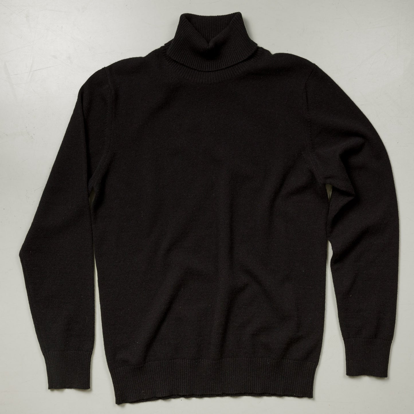 Knit B17 | Black | 70% Wool + 30% Cashmere
